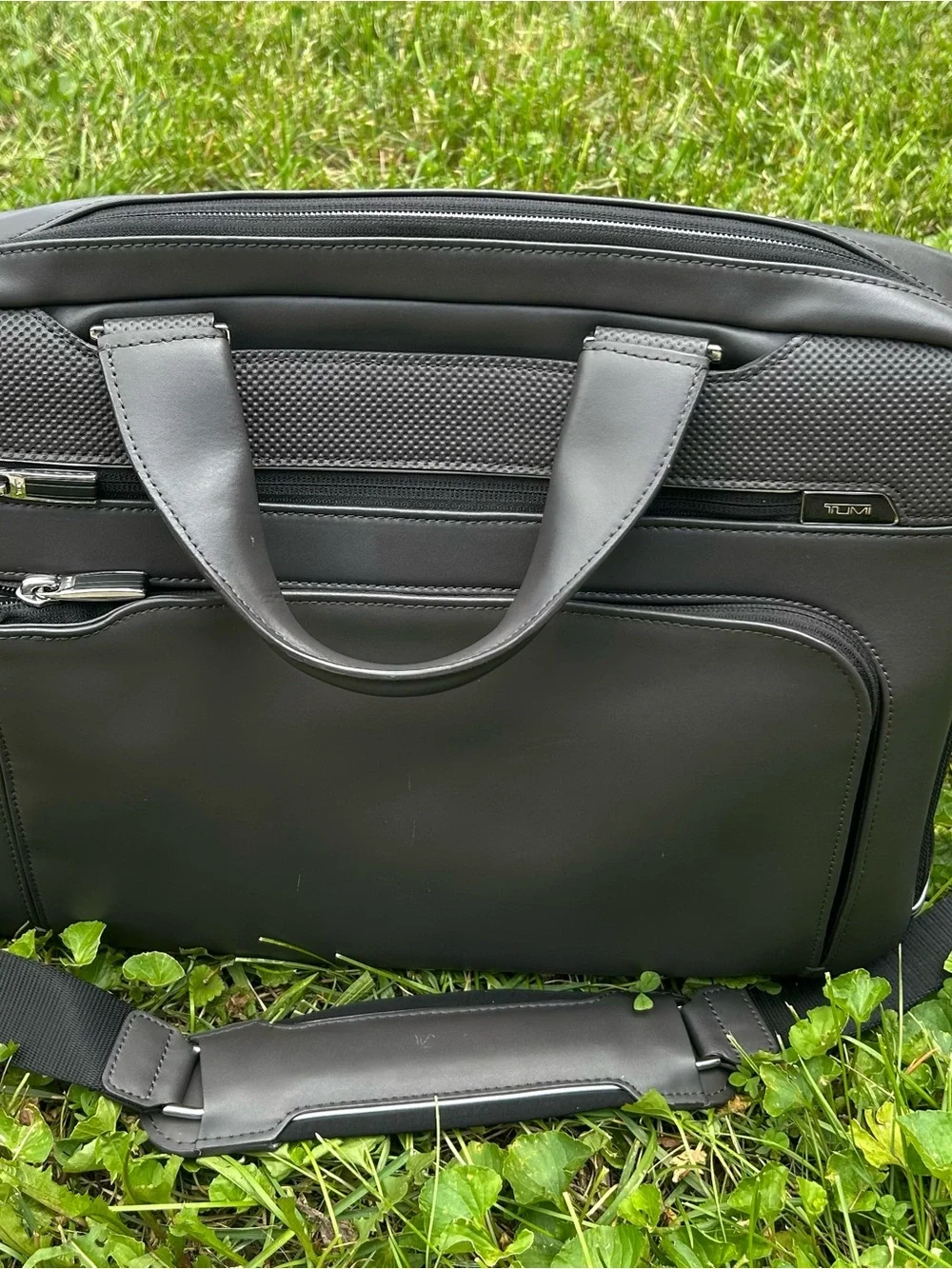 Tumi Saweyr Arrive Taupe 16” Men's Laptop Briefcase Top Handles Shoulder Strap